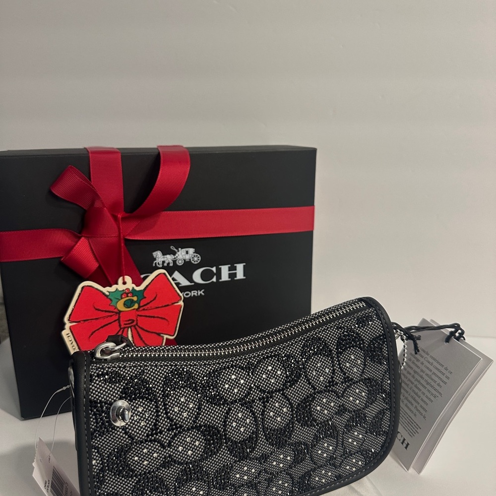 Coach Swinger Bag 20 With Chain In Crystal Signature Jacquard